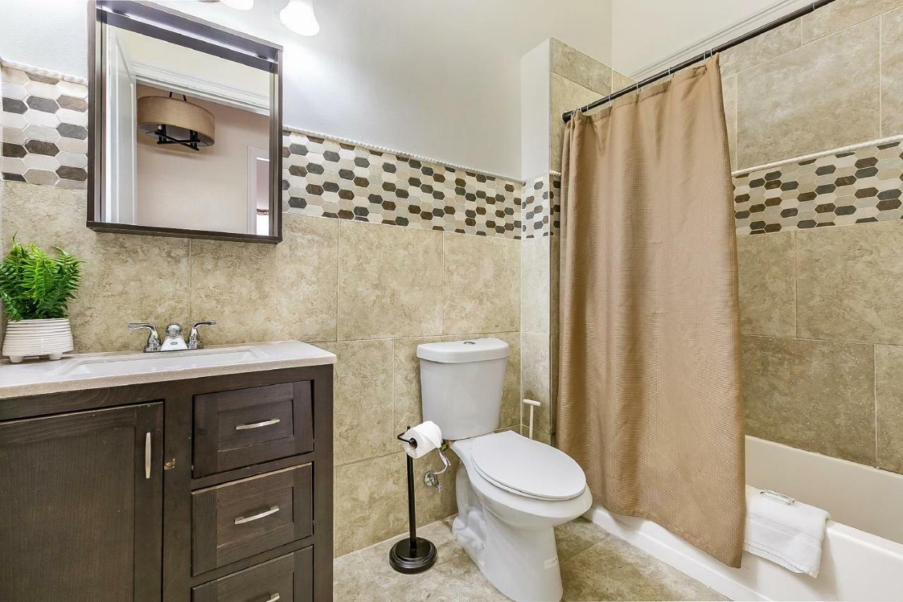 Spacious 4Br Condo On Carondelet Near All Hot Spo Ню Орлиънс Екстериор снимка