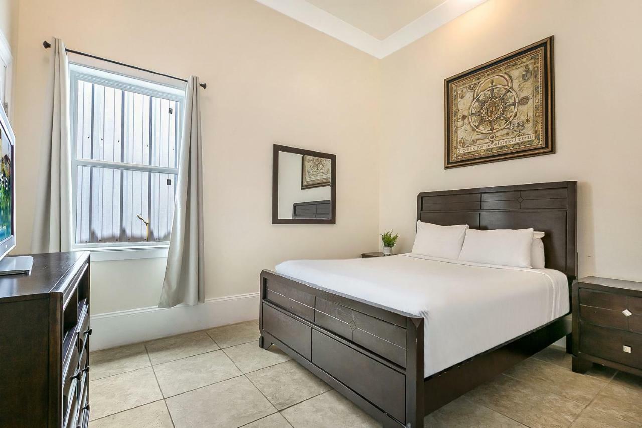 Spacious 4Br Condo On Carondelet Near All Hot Spo Ню Орлиънс Екстериор снимка